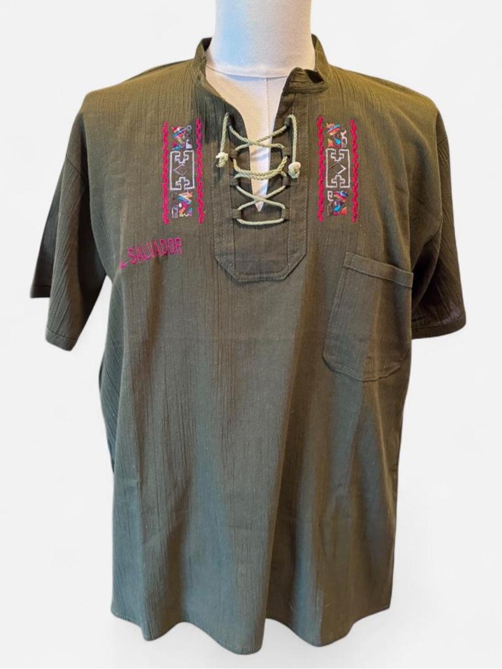 El Salvador Embroidered Lace-Up Shirt Men’s XL Olive Green
